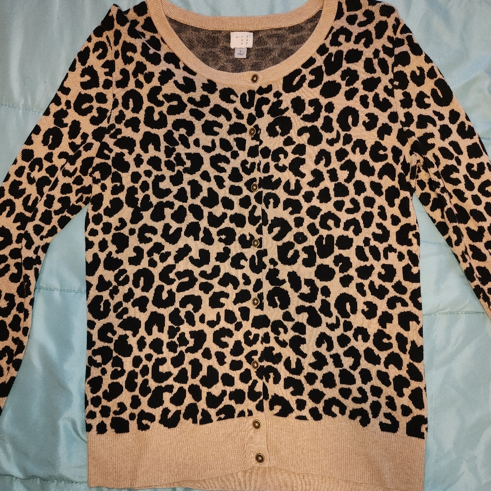 A New Day L EUC Leopard Print Women's Sweater cotton cardigan buttons